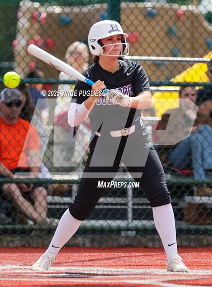 Thumbnail 2 in Hermiston @ Auburn Mountainview (WIAA 3A Opening Round) photogallery.