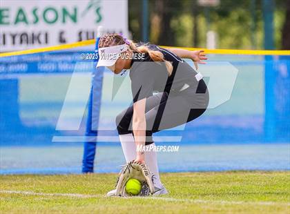 Thumbnail 2 in Hermiston @ Auburn Mountainview (WIAA 3A Opening Round) photogallery.