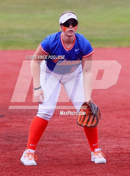 Thumbnail 2 in Hermiston @ Auburn Mountainview (WIAA 3A Opening Round) photogallery.