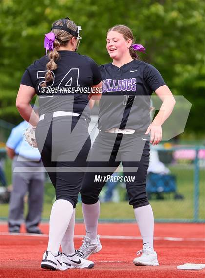 Thumbnail 3 in Hermiston @ Auburn Mountainview (WIAA 3A Opening Round) photogallery.