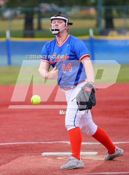 Thumbnail 1 in Hermiston @ Auburn Mountainview (WIAA 3A Opening Round) photogallery.