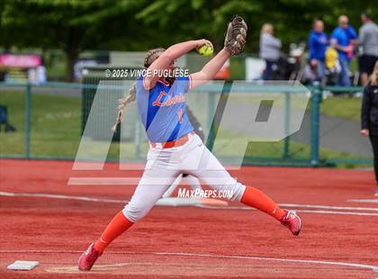 Thumbnail 2 in Hermiston @ Auburn Mountainview (WIAA 3A Opening Round) photogallery.