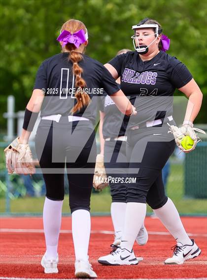 Thumbnail 1 in Hermiston @ Auburn Mountainview (WIAA 3A Opening Round) photogallery.