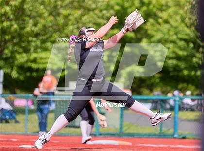 Thumbnail 3 in Hermiston @ Auburn Mountainview (WIAA 3A Opening Round) photogallery.