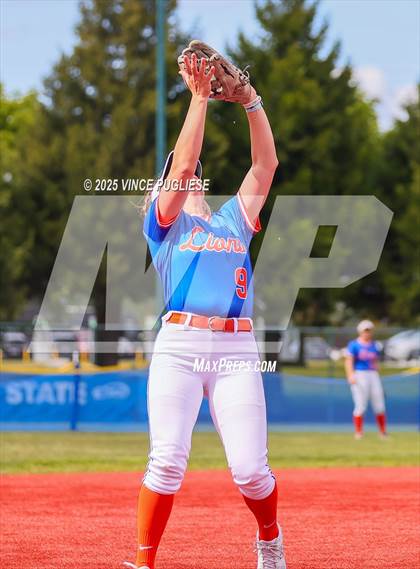 Thumbnail 1 in Hermiston @ Auburn Mountainview (WIAA 3A Opening Round) photogallery.
