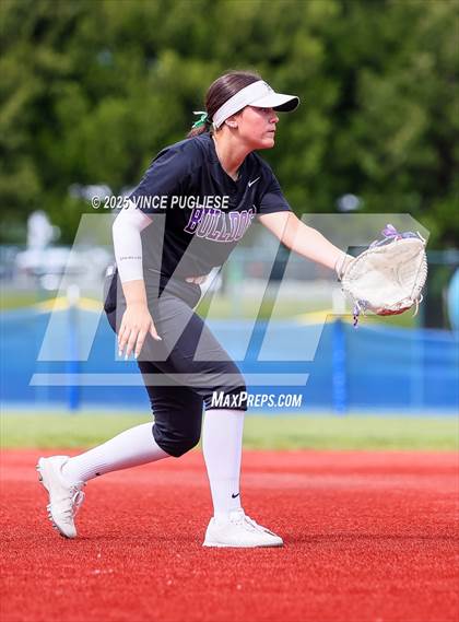 Thumbnail 2 in Hermiston @ Auburn Mountainview (WIAA 3A Opening Round) photogallery.