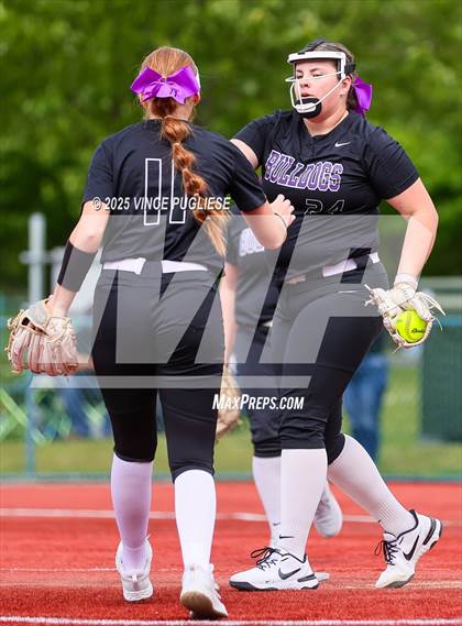 Thumbnail 2 in Hermiston @ Auburn Mountainview (WIAA 3A Opening Round) photogallery.
