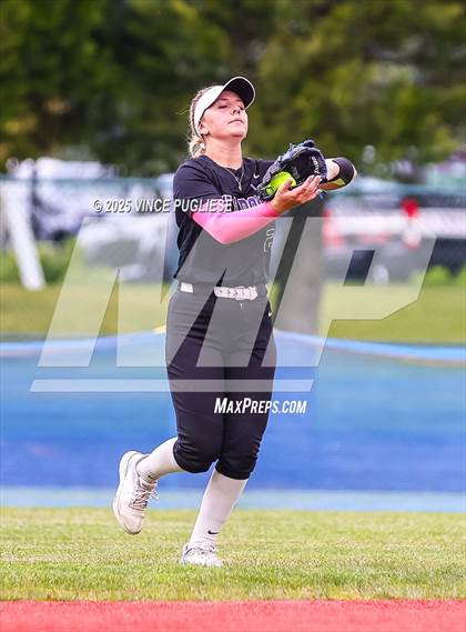 Thumbnail 1 in Hermiston @ Auburn Mountainview (WIAA 3A Opening Round) photogallery.