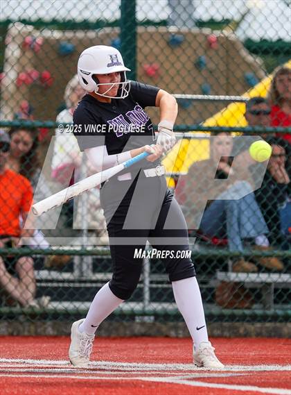 Thumbnail 3 in Hermiston @ Auburn Mountainview (WIAA 3A Opening Round) photogallery.