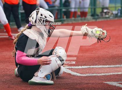 Thumbnail 2 in Hermiston @ Auburn Mountainview (WIAA 3A Opening Round) photogallery.