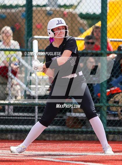 Thumbnail 3 in Hermiston @ Auburn Mountainview (WIAA 3A Opening Round) photogallery.