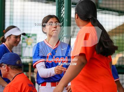 Thumbnail 2 in Hermiston @ Auburn Mountainview (WIAA 3A Opening Round) photogallery.