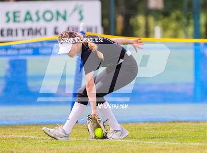 Thumbnail 3 in Hermiston @ Auburn Mountainview (WIAA 3A Opening Round) photogallery.