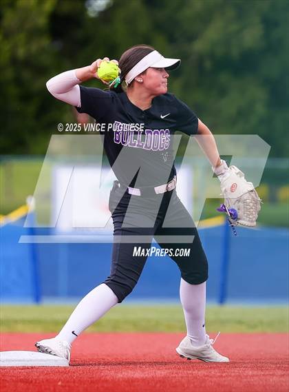 Thumbnail 2 in Hermiston @ Auburn Mountainview (WIAA 3A Opening Round) photogallery.
