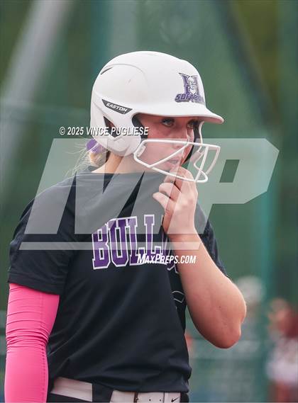 Thumbnail 3 in Hermiston @ Auburn Mountainview (WIAA 3A Opening Round) photogallery.