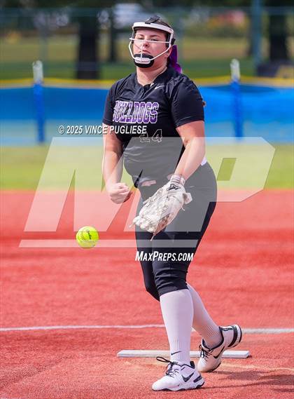 Thumbnail 2 in Hermiston @ Auburn Mountainview (WIAA 3A Opening Round) photogallery.