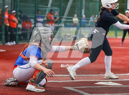 Thumbnail 1 in Hermiston @ Auburn Mountainview (WIAA 3A Opening Round) photogallery.