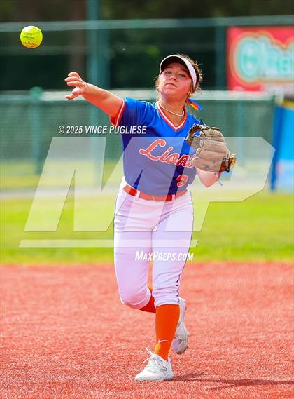 Thumbnail 3 in Hermiston @ Auburn Mountainview (WIAA 3A Opening Round) photogallery.