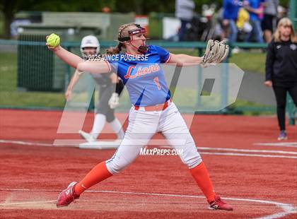 Thumbnail 1 in Hermiston @ Auburn Mountainview (WIAA 3A Opening Round) photogallery.
