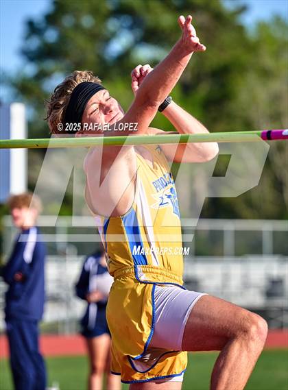 Thumbnail 1 in Rosehill Eagle Relays (High Jump) photogallery.