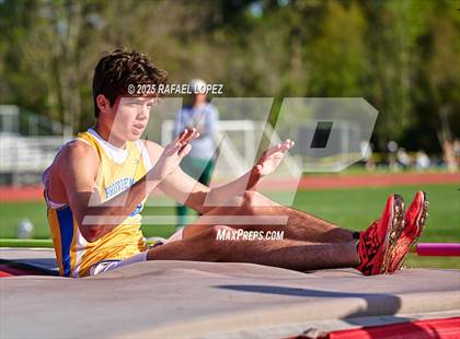 Thumbnail 3 in Rosehill Eagle Relays (High Jump) photogallery.