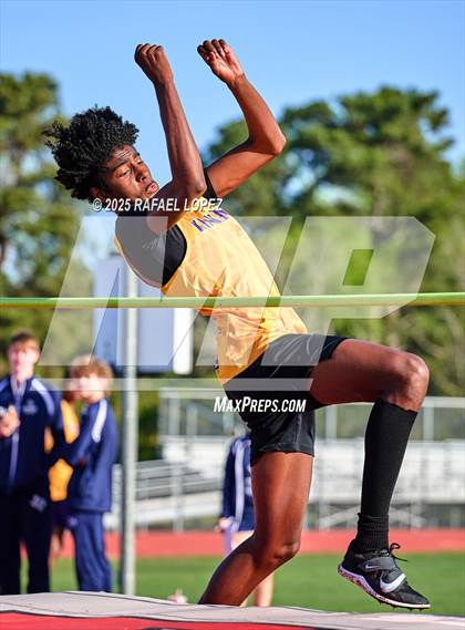 Thumbnail 2 in Rosehill Eagle Relays (High Jump) photogallery.