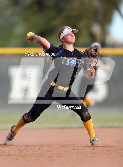 Thumbnail 3 in Marana @ Mountain View photogallery.