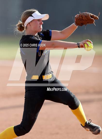 Thumbnail 1 in Marana @ Mountain View photogallery.