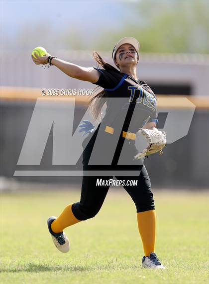 Thumbnail 1 in Marana @ Mountain View photogallery.