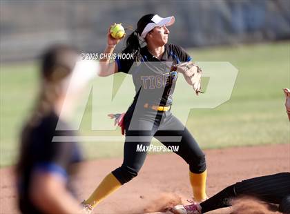 Thumbnail 1 in Marana @ Mountain View photogallery.