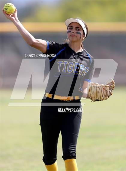 Thumbnail 1 in Marana @ Mountain View photogallery.