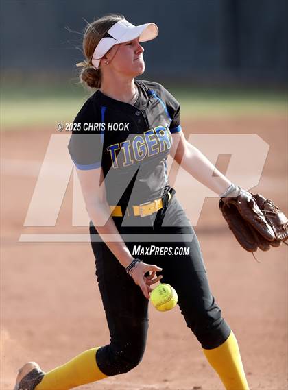 Thumbnail 3 in Marana @ Mountain View photogallery.