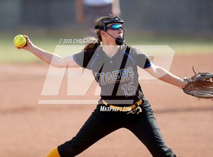 Thumbnail 1 in Marana @ Mountain View photogallery.