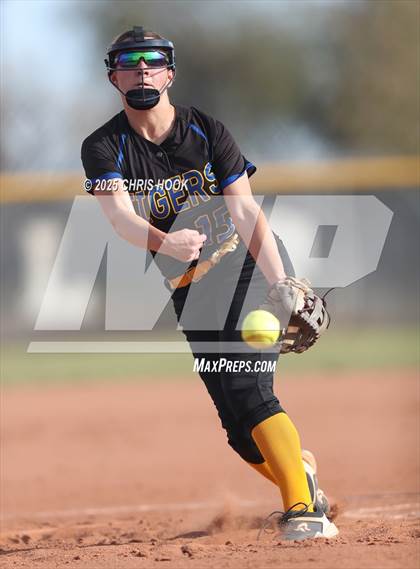 Thumbnail 2 in Marana @ Mountain View photogallery.