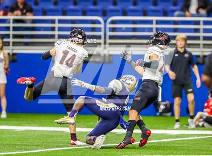 Thumbnail 3 in O'Connor vs. Lake Travis (UIL 6A Quarterfinal) photogallery.