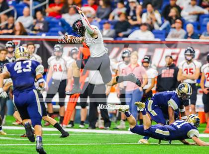 Thumbnail 3 in O'Connor vs. Lake Travis (UIL 6A Quarterfinal) photogallery.