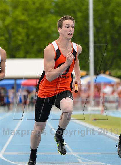 Thumbnail 1 in UHSAA 3A Track and Field Championships photogallery.