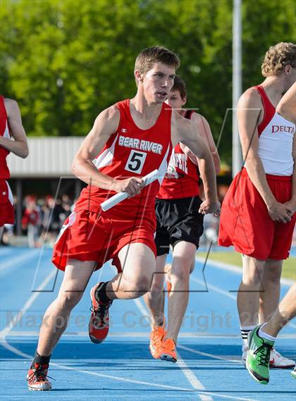 Thumbnail 1 in UHSAA 3A Track and Field Championships photogallery.