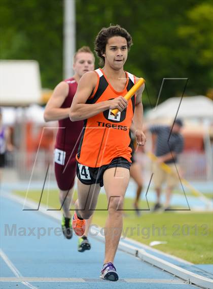 Thumbnail 1 in UHSAA 3A Track and Field Championships photogallery.