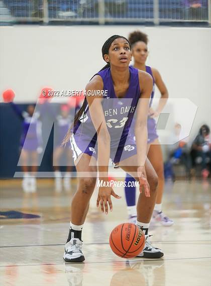 Thumbnail 1 in Ben Davis vs. Mooresville (IHSAA 4A Regional Final) photogallery.