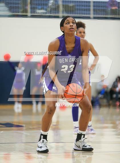 Thumbnail 2 in Ben Davis vs. Mooresville (IHSAA 4A Regional Final) photogallery.