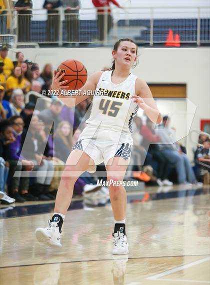 Thumbnail 3 in Ben Davis vs. Mooresville (IHSAA 4A Regional Final) photogallery.