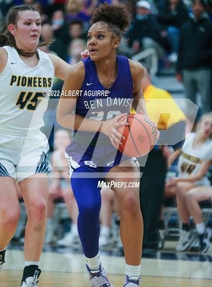 Thumbnail 3 in Ben Davis vs. Mooresville (IHSAA 4A Regional Final) photogallery.