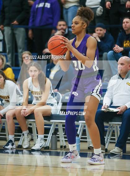 Thumbnail 3 in Ben Davis vs. Mooresville (IHSAA 4A Regional Final) photogallery.