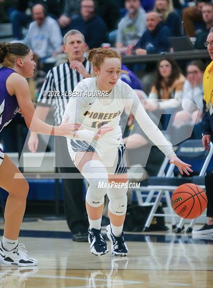 Thumbnail 3 in Ben Davis vs. Mooresville (IHSAA 4A Regional Final) photogallery.