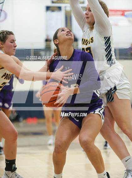 Thumbnail 3 in Ben Davis vs. Mooresville (IHSAA 4A Regional Final) photogallery.