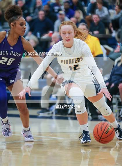 Thumbnail 1 in Ben Davis vs. Mooresville (IHSAA 4A Regional Final) photogallery.