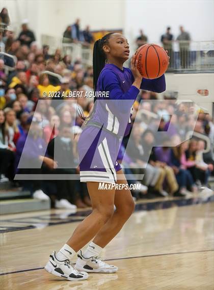 Thumbnail 3 in Ben Davis vs. Mooresville (IHSAA 4A Regional Final) photogallery.