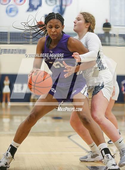Thumbnail 1 in Ben Davis vs. Mooresville (IHSAA 4A Regional Final) photogallery.