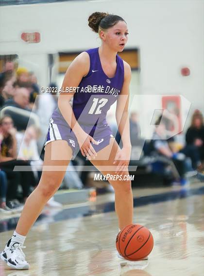 Thumbnail 1 in Ben Davis vs. Mooresville (IHSAA 4A Regional Final) photogallery.